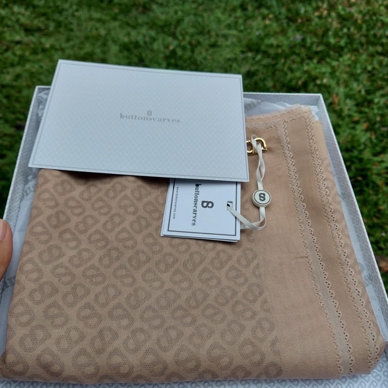 Tapis Square Buttonscarves Butter