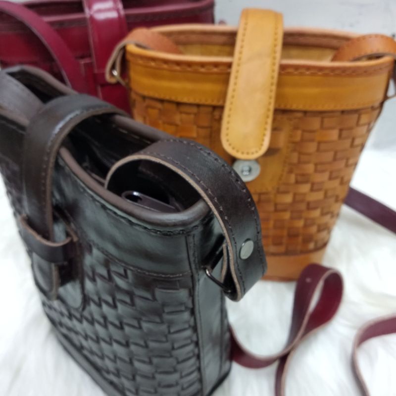 Tas Kulit Anyaman Asli Selempang / Slingbag Leather