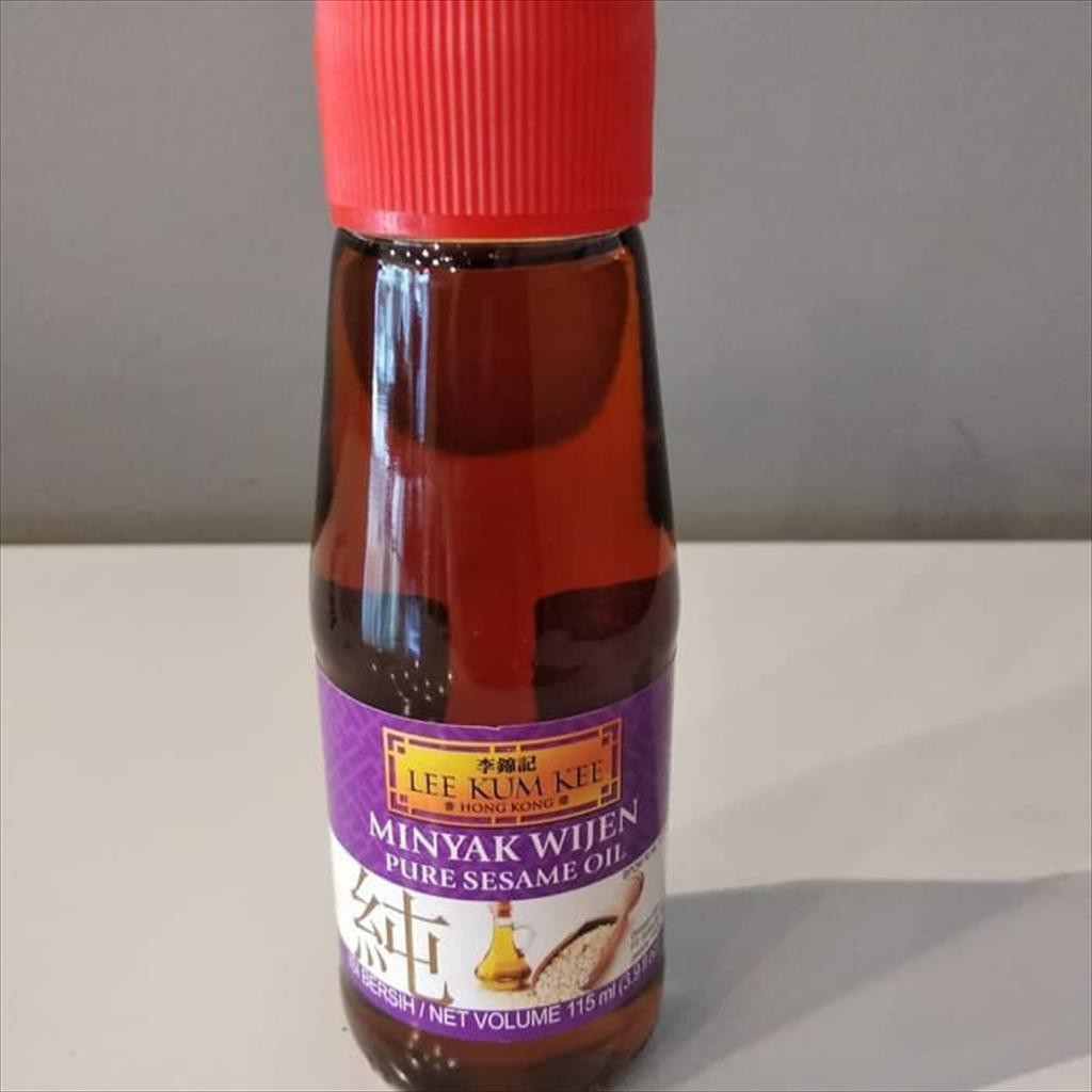 

LEE KUM KEE PURE SESAME OIL 115 Ml ( MINYAK WIJEN )