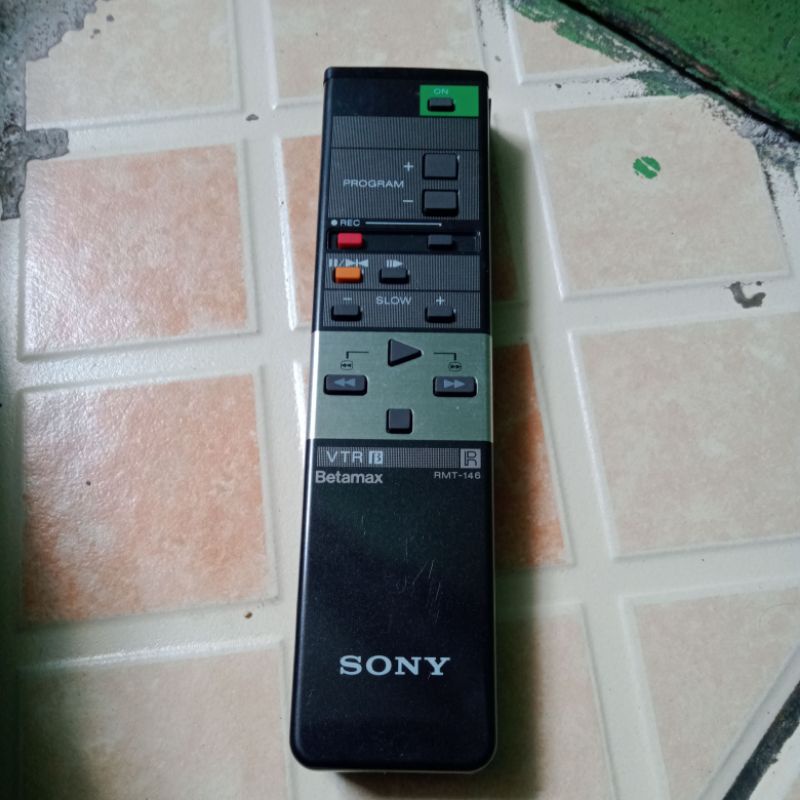 Remote TV Betamax Sony seri RMT-146 Original