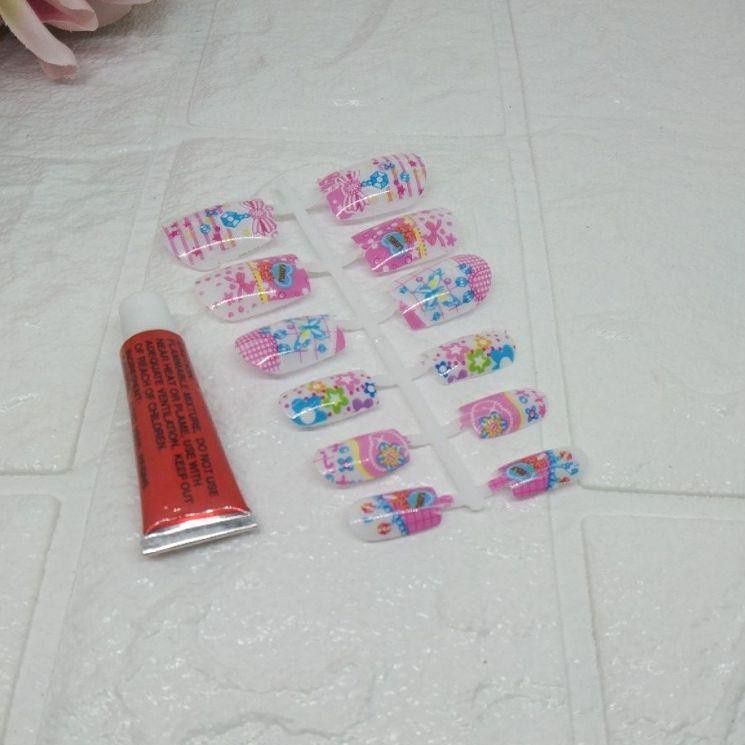 KUKU PALSU/ KUKU PALSU DAN LEM PEREKAT/ FAKE NAIL ART/ KUKU PALSU 6 PASANG RANDOM