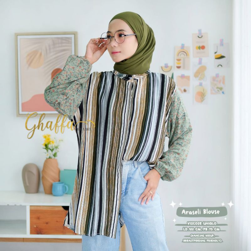 Araseli blouse oversize motif salur abstrak by ghaffa the label