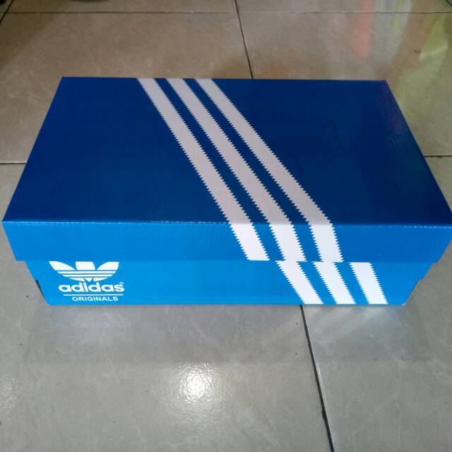 box adidas original