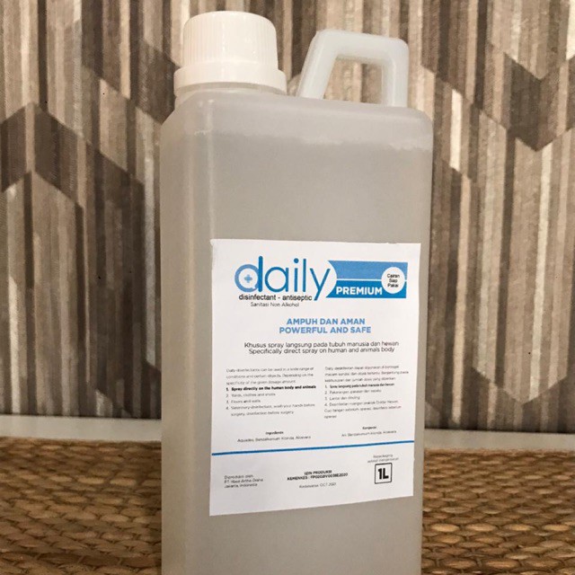 Desinfektan Daily Premium Disinfektan Antiseptic 1 Liter