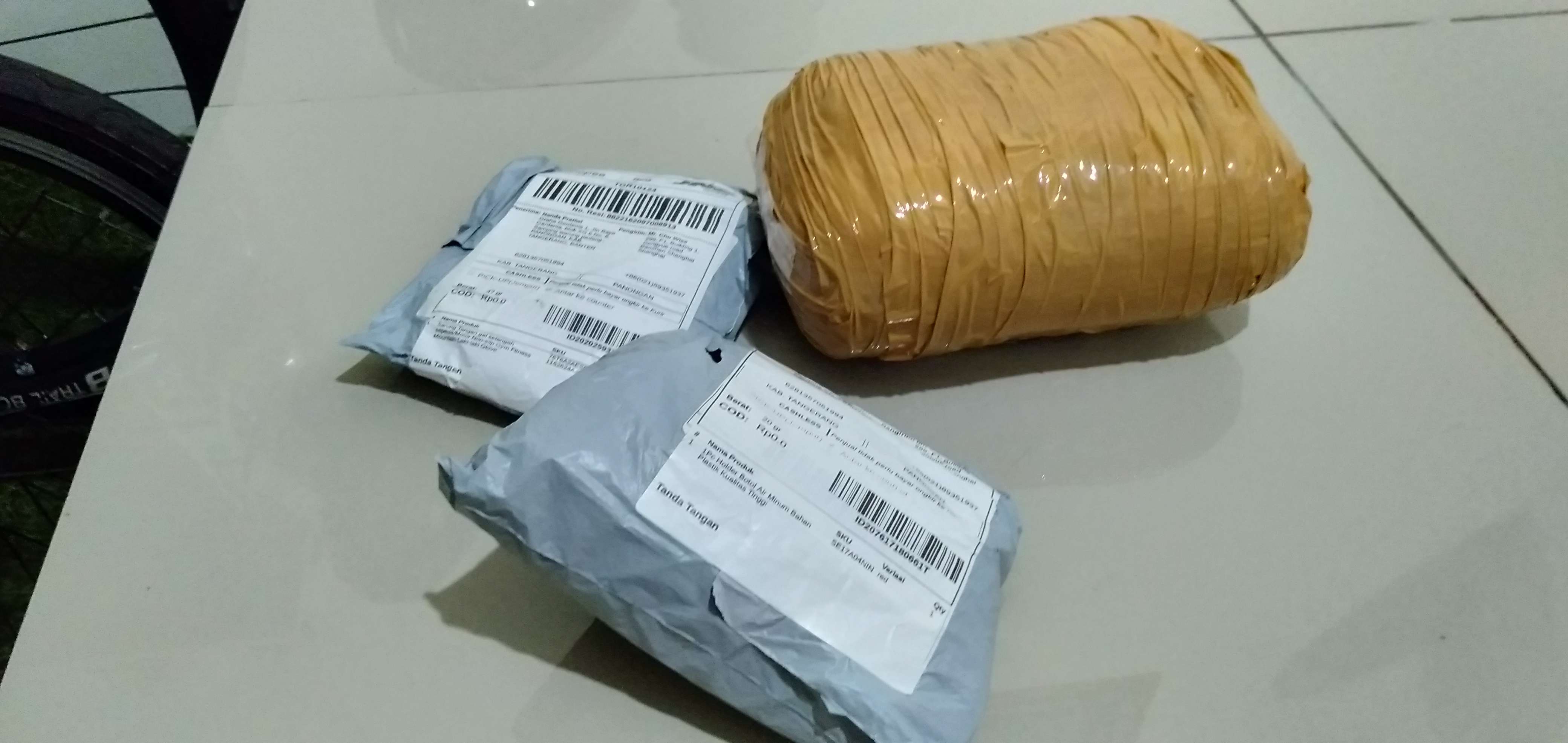 1pc Holder Botol Air Minum Bahan Plastik Kualitas Tinggi