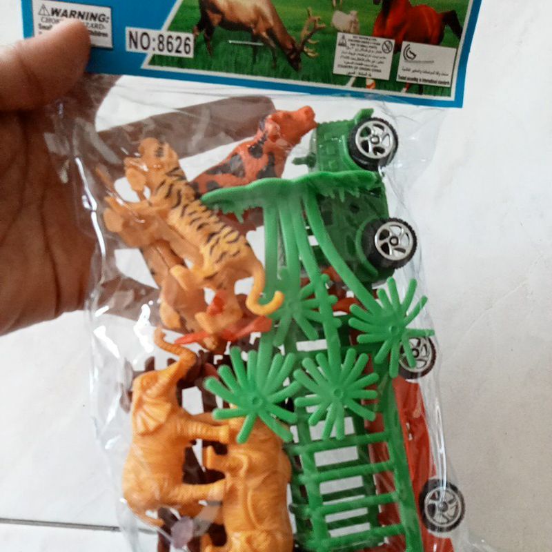 Mainan Animal Wild Truck Hewan Pagar dan tanaman 8626