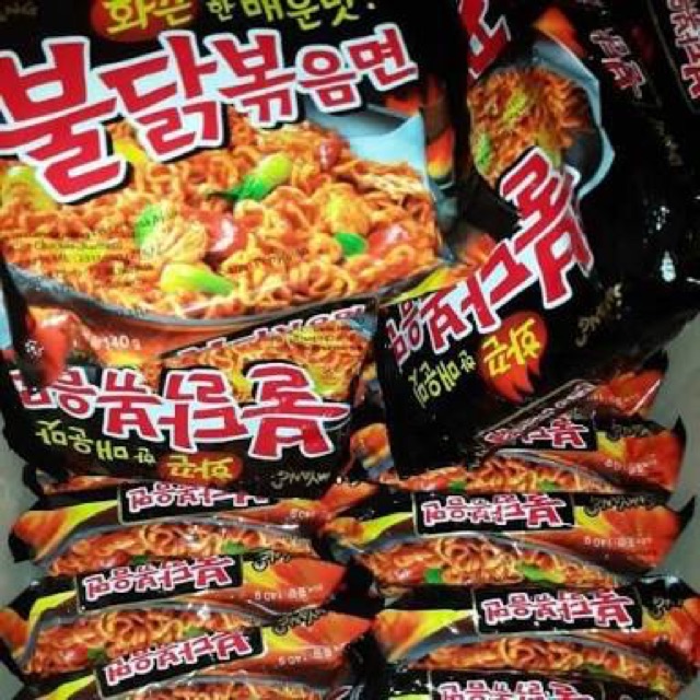 

MIE SAMYANG SPICY CHICKEN