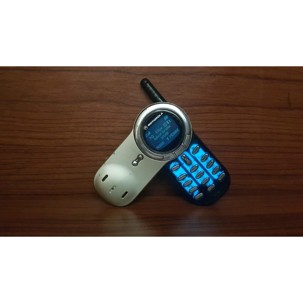 HP Handphone Jadul Motorola V70 Unik Putar Legendaris Jadoel Lama Vintage