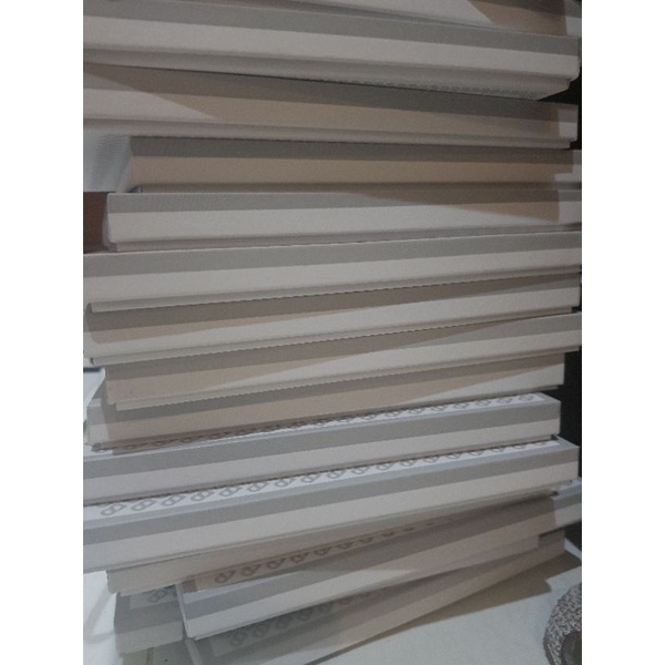 BUTTONSCARVES TAPIS EMBOSSED