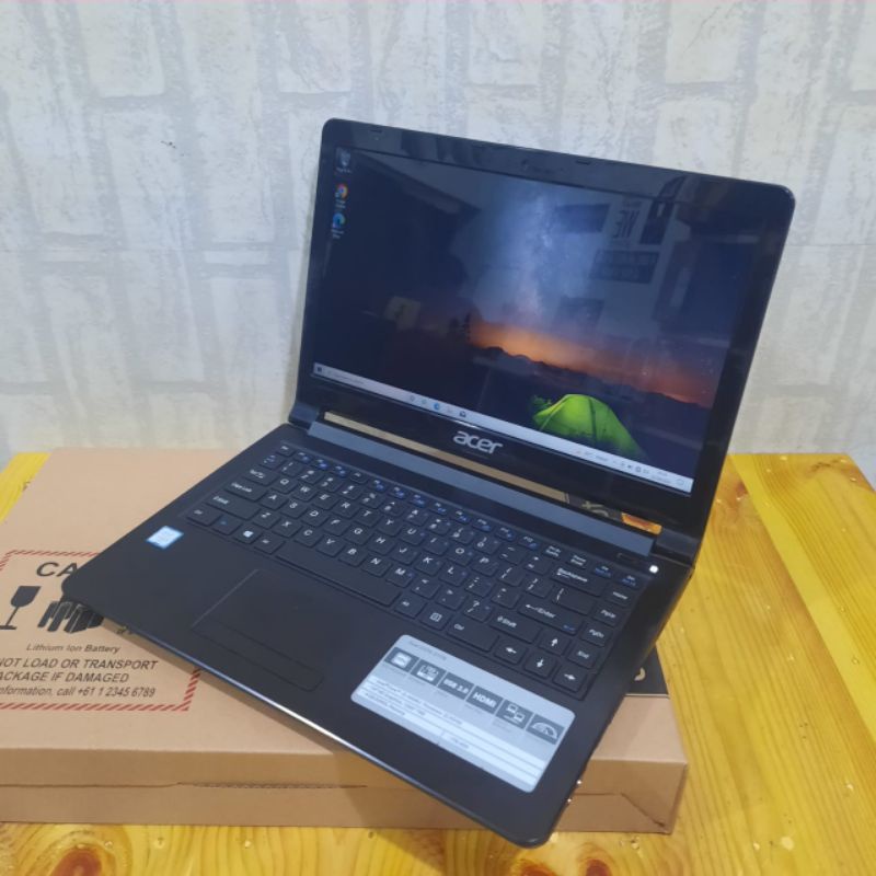 Laptop Acer One 14 Z476 intel cor i3-6006U Ram 4GB/HDD 1TB HD graphic 520 Windows 10 Siap pakai