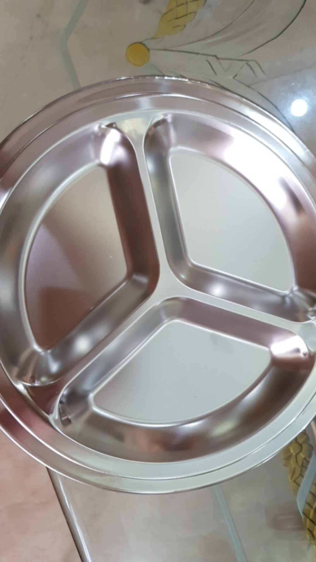 Piring Makan Bentuk Bulat Bahan Stainless Steel Dengan 3 Sekat Ukuran 22 / 24 / 26cm