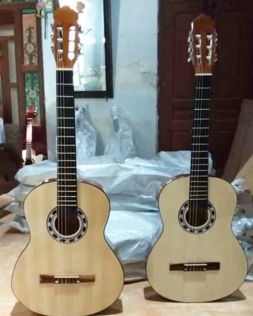 Gitar Akustik  Klasik Murah senar nilon  tanem besi  bonus  pik free packing kayu