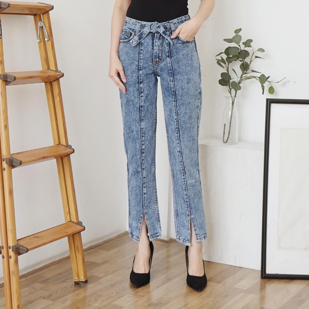 FWR - CITA BOYFRIEND JEANS CUT FREE BELT