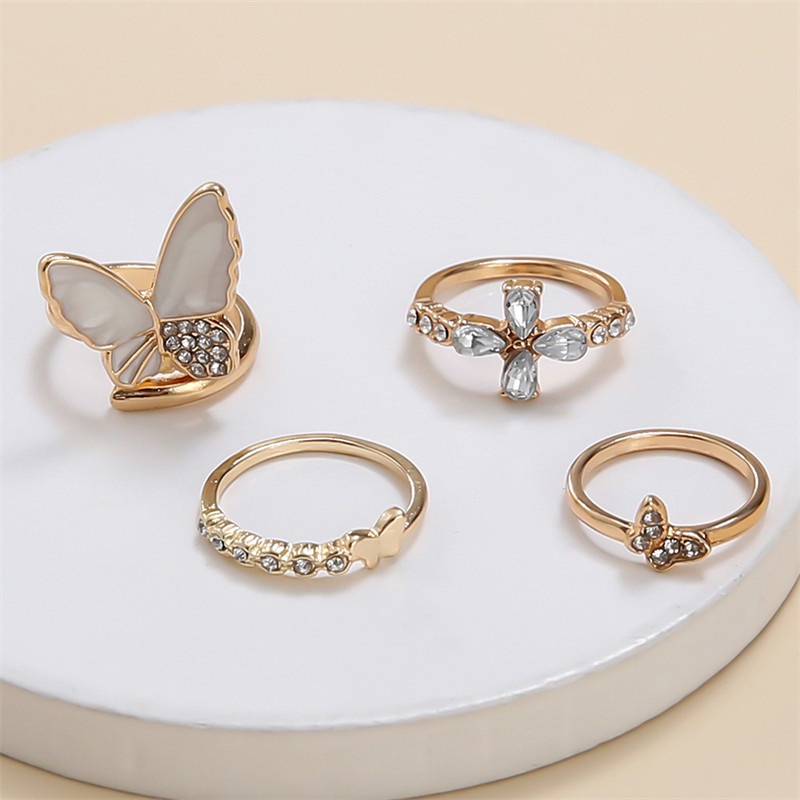 4pcs / Set Cincin Desain Butterfly Aksen Berlian Untuk Wanita