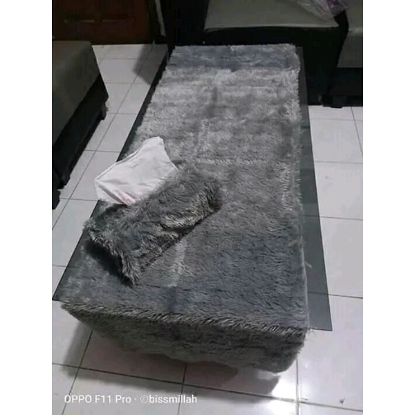 Taplak Meja Bulu Rasfur Free Tempat Tissue / Taplak Meja Rasfur