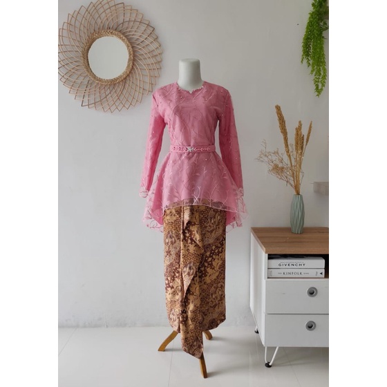 Kebaya pagar ayu New lesti/kebaya domas New lesti