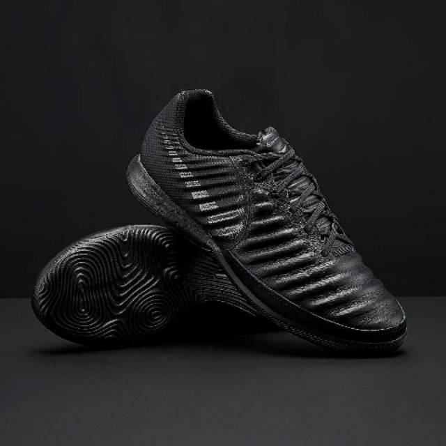 Nike Tiempo Lunar LegendX VII PRO Black - IC
Size 39-45
Qualitas ORIGINAL
Made In Vietnam