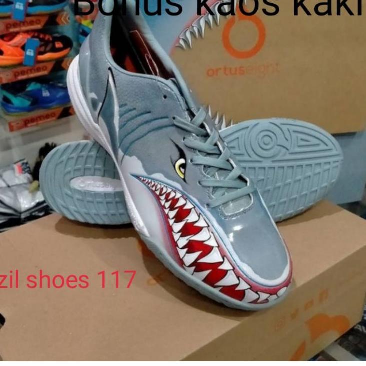 Muraaaahh.. sepatu futsal ortuseight terbaru ikan hiu