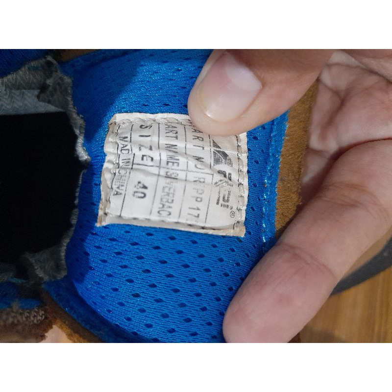 Sepatu Gunung ARei Silverback