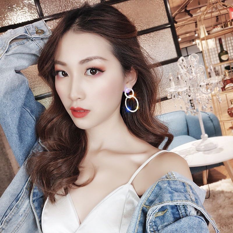 Anting Bulat Geometri Kristal Mewah untuk Wanita / Anting Bulat dengan Hiasan Kristal Gaya Korea