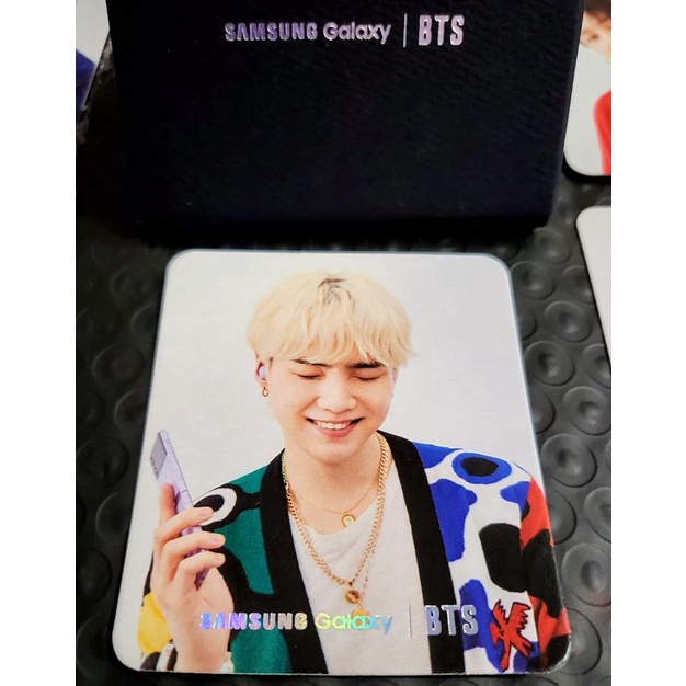 photocard BTS X Samsung Galaxy Z Flip suga