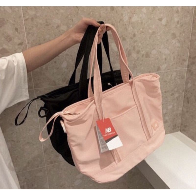 TOTEBAG / NB TOTEBAG /NEW BALANCE / TAS IMPORT /TAS WANITA /TAS OLAHRAGA