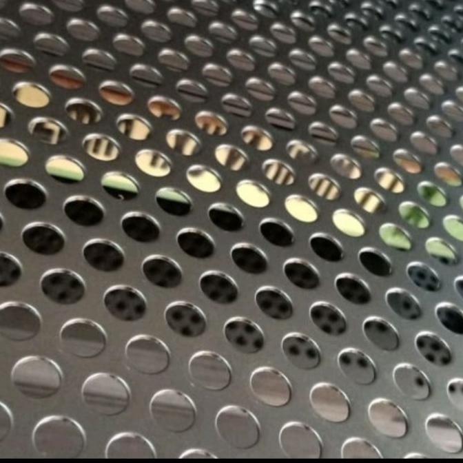 plat lubang besi 0.8 x 1000 x 2000 lubang 3mm _ sampai 12mm / plat s
