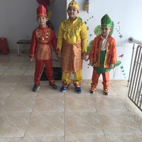 ANAK-NASIONAL-ADAT-PAKAIAN- BAJU ADAT BANJAR MELAYU ANAK LAKI UNTUK KARNAVAL -PAKAIAN-ADAT-NASIONAL-