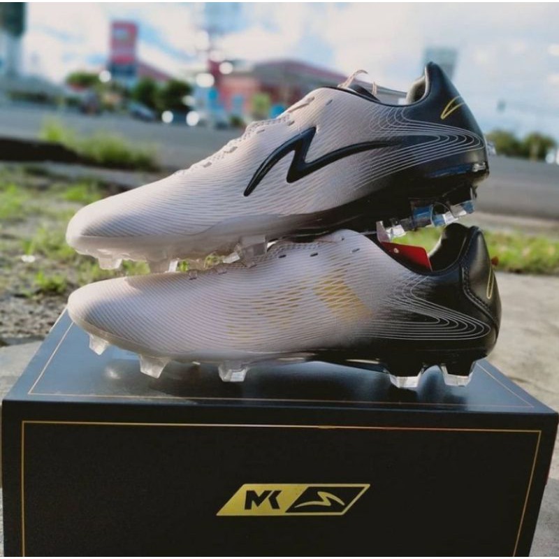 SEPATU BOLA SPECS LS ULTRA FG KLOK WHITE BLACK