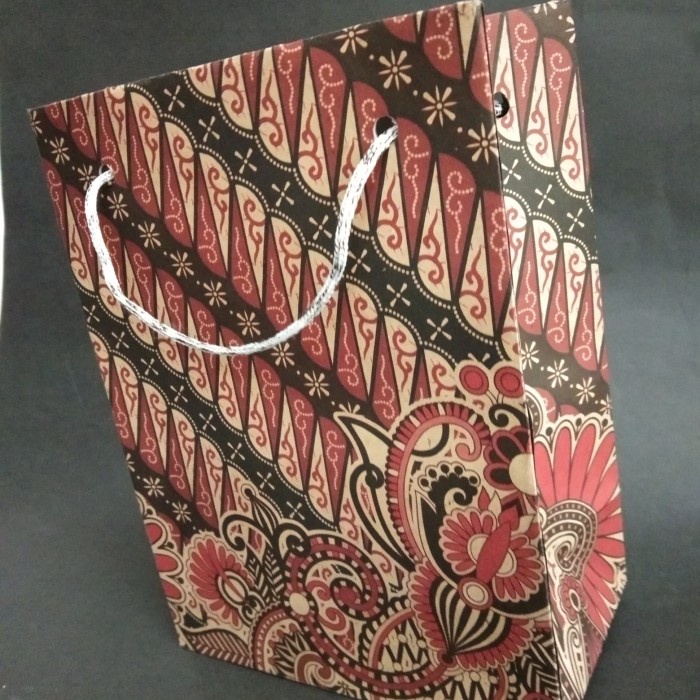 

Tas Karton Batik MDR 05 Uk 15x8x20 12pc Kemasan Souvenir Paper Bag