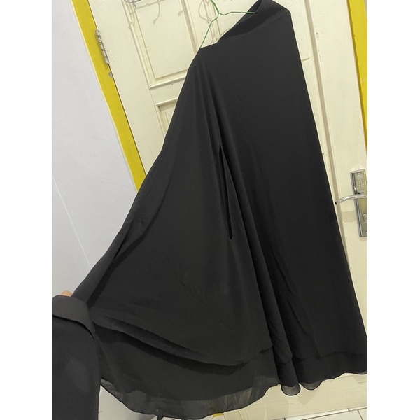 Preloved khimar jumbo 2 layer tangan bolong warna hitam