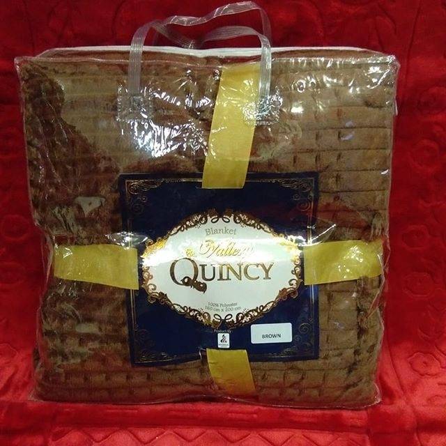 Selimut Vallery Quincy