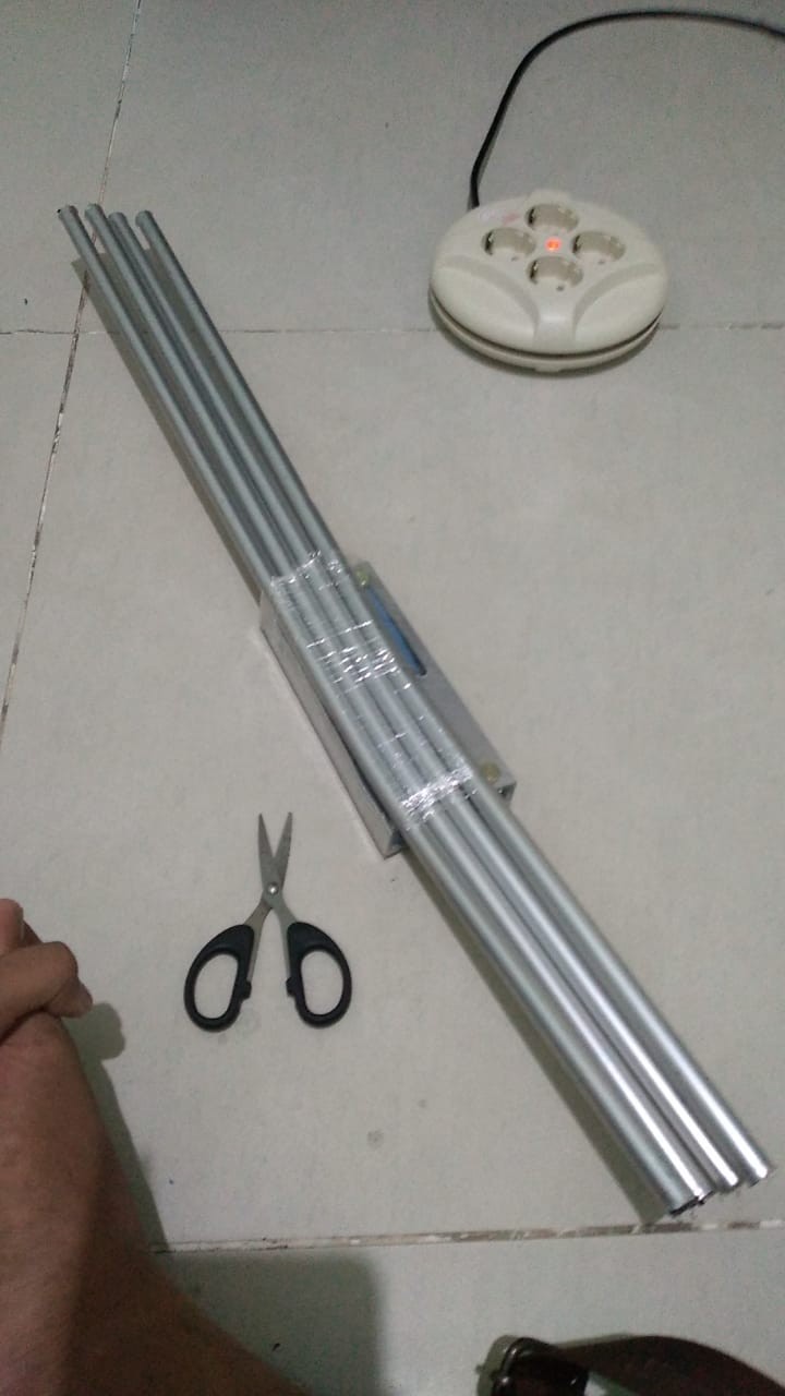 Jemuran Serbaguna Lipat Gantungan Baju Tempel Dinding Hanger Murah