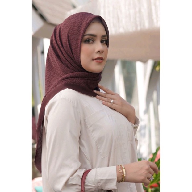 Buttonscarves Tapis Voal square Spiced Apple