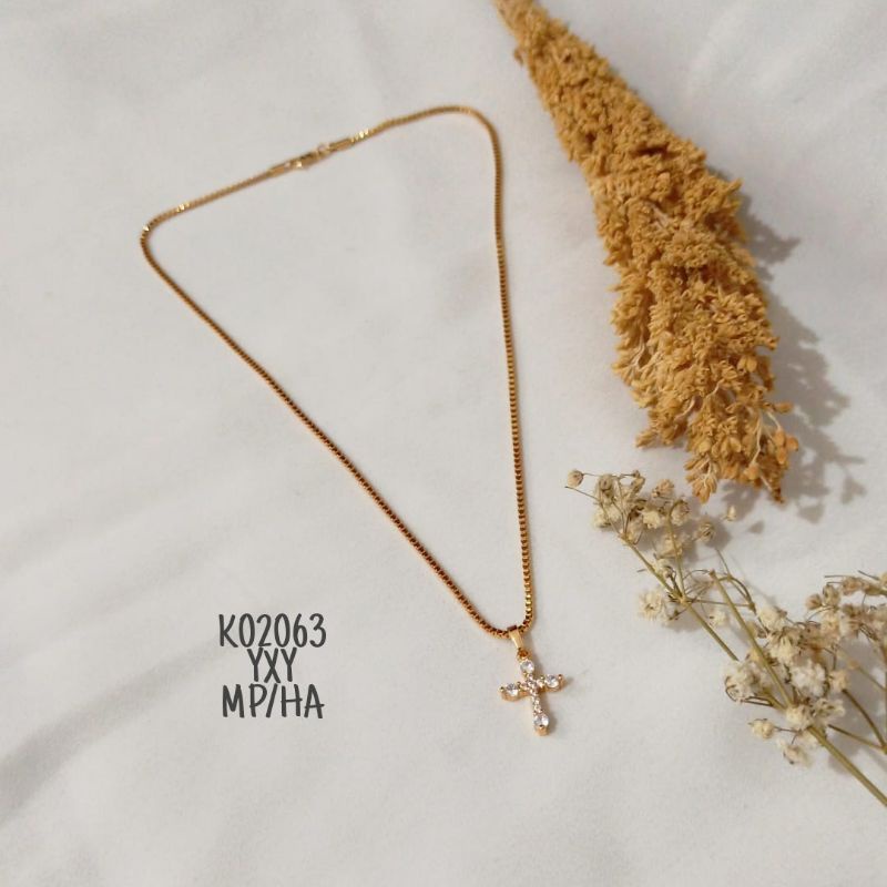 Kalung Yaxiya Salib Zircon Warna Gold K02063