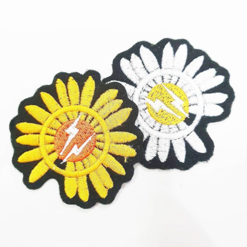 Patch Flower Daisy/PeaceMinusOne