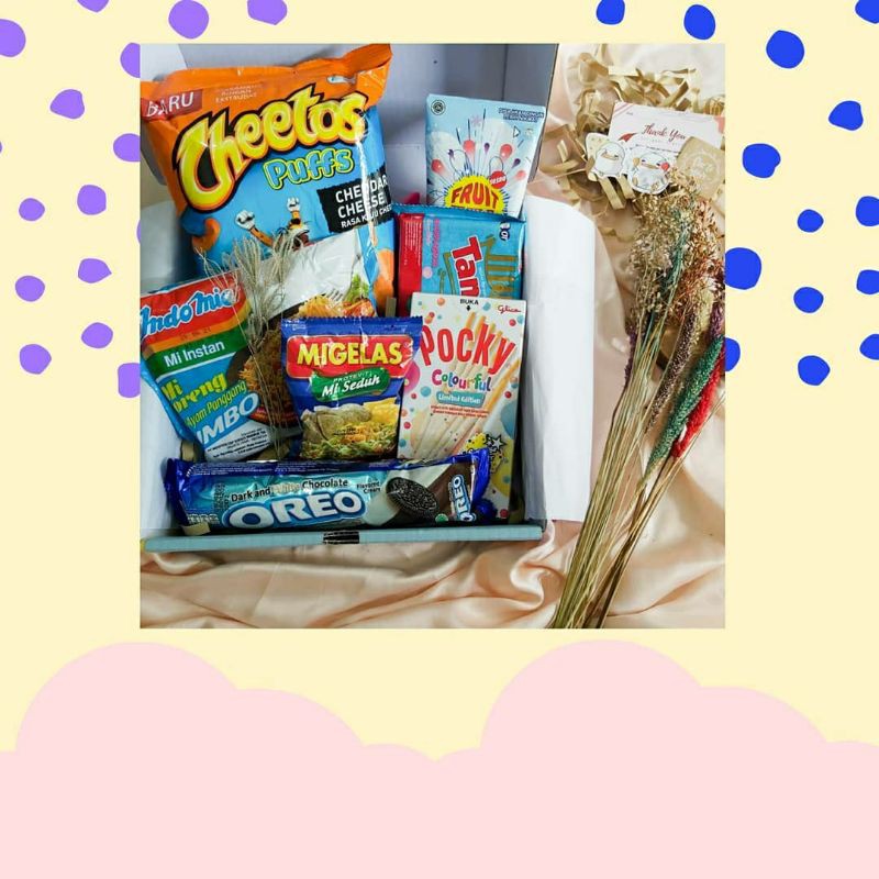 

SNACK BOX/HAMPERS BOX/GIFT BOX MURAH AESTHETIC by MilMul.id