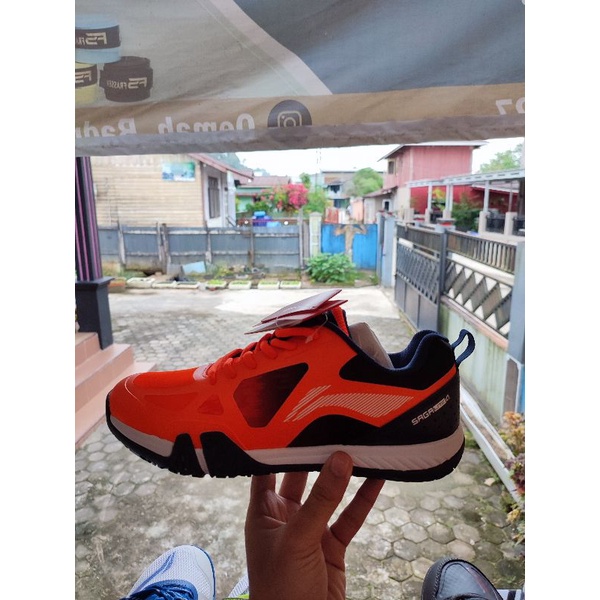 Sepatu Lining Saga Lite 4