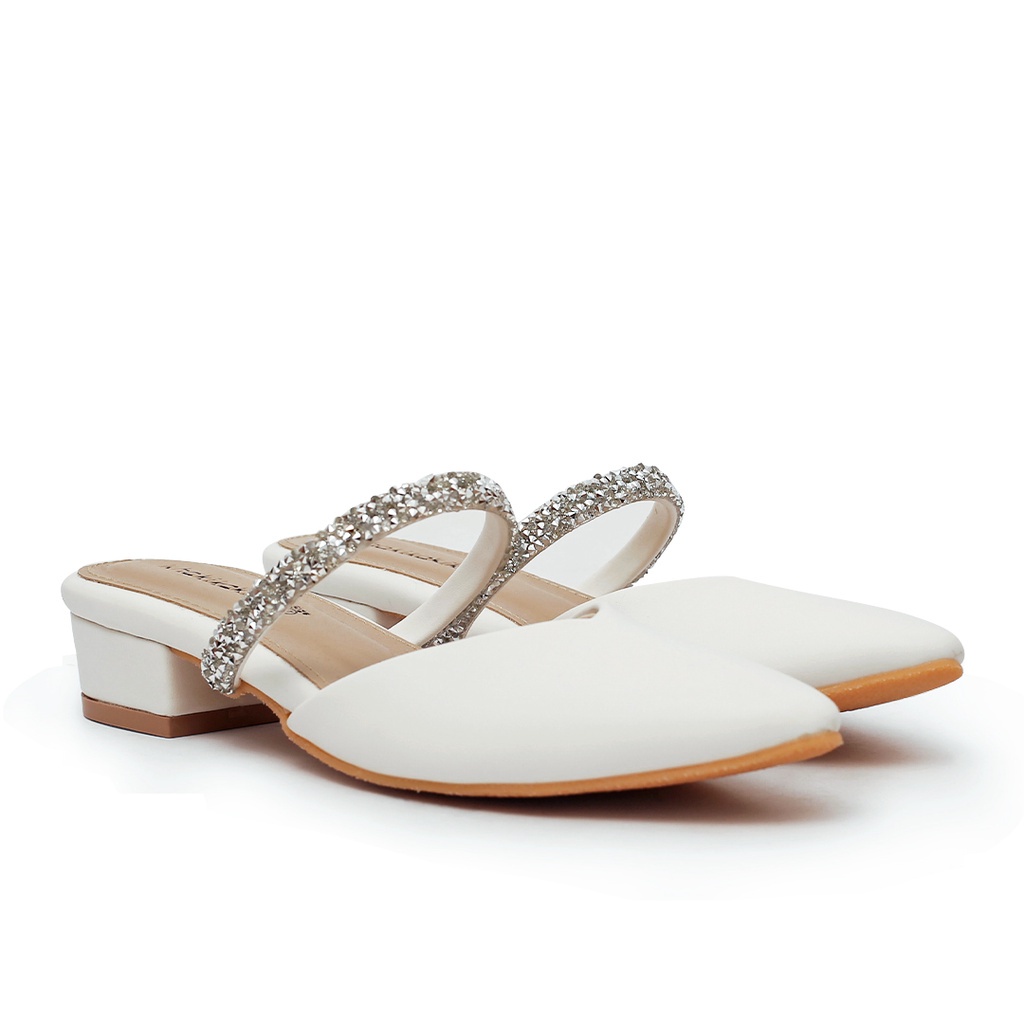 KHK by Khakikakiku Ailis Low White Heels