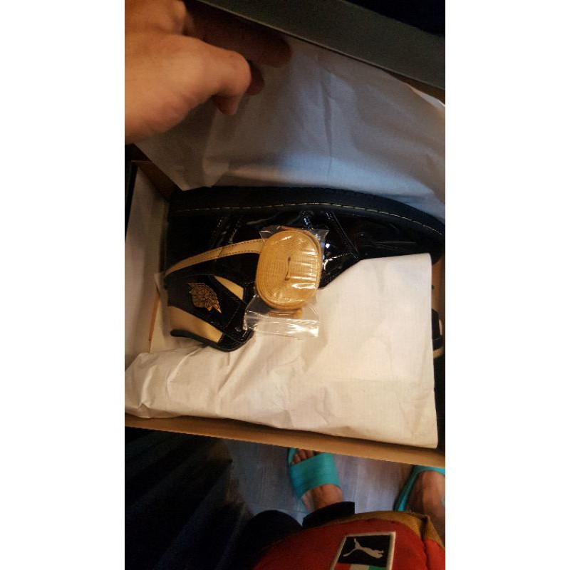 Air Jordan 1 high og black metalic gold