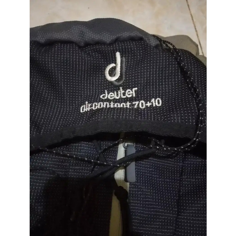 Tas Gunung keril Deuter Aircontact 70+10