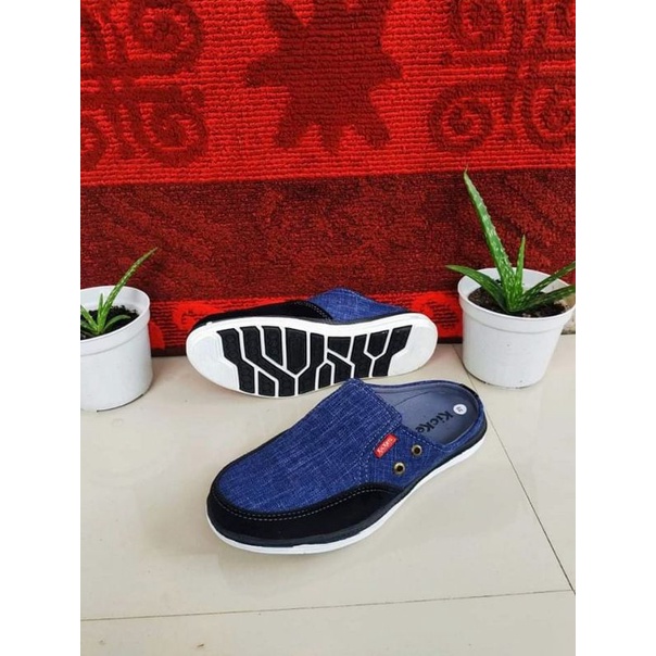 kickers pria / slop kickers / slop / sepatu pria / slop pria/ sandal sepatu masa kini