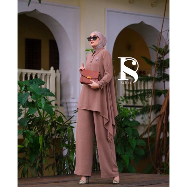 PRELOVED ~ LAURA SET BY RAFIKA STORE