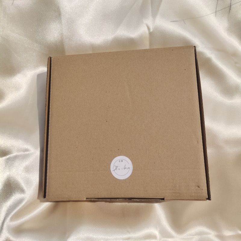

EXTRA PACKING GIFT BOX KARDUS FREE STICKER DAN KARTU UCAPAN