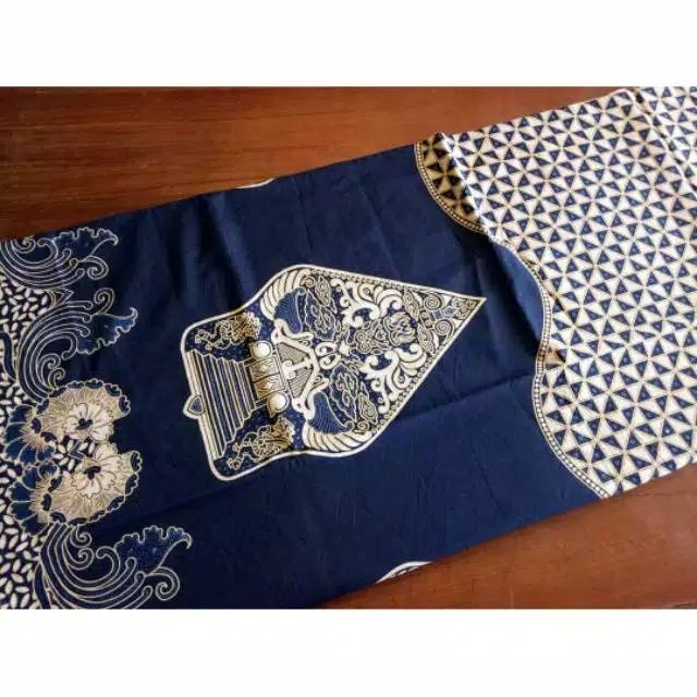 Kain Batik Solo Slobok Gunungan Wayang