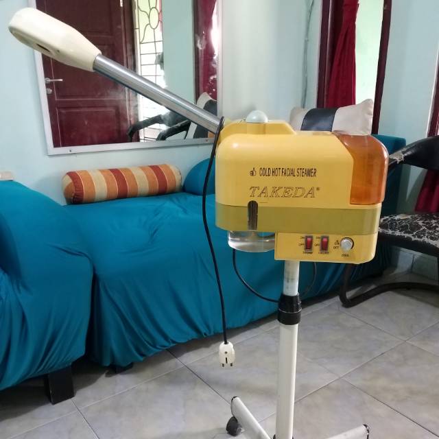 Uap Facial Merk Takeda