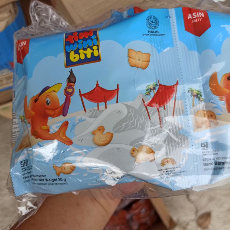 

Sobisco Tini Wini Biti - Besar Netto 20 gr KREKERS Rasa Asin Bites or Fun