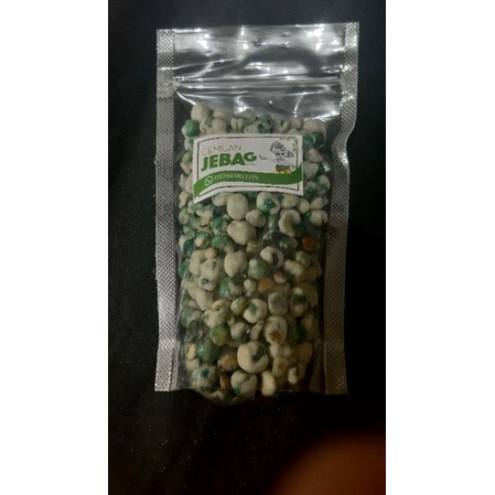 

kacang polong hijau gurih asin