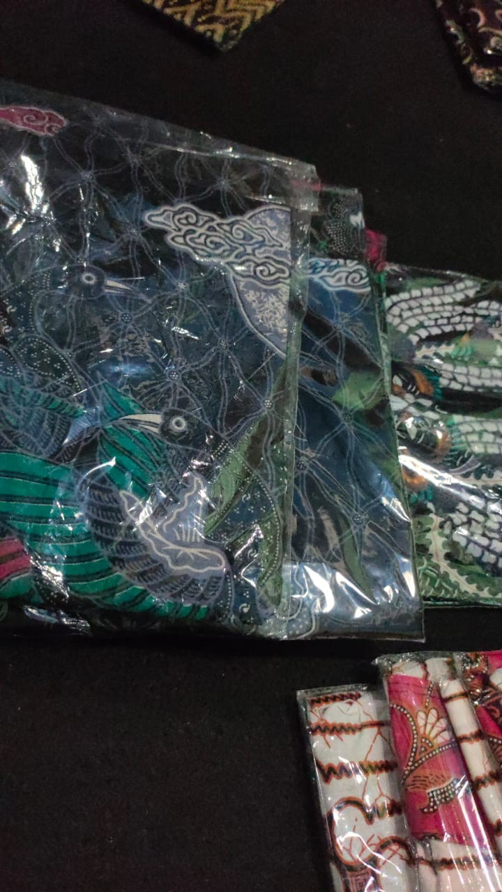 Batik Couple Keluarga Sania Ruffle Ori Ndoro Jowi Dnt Motif Rembulan Abu