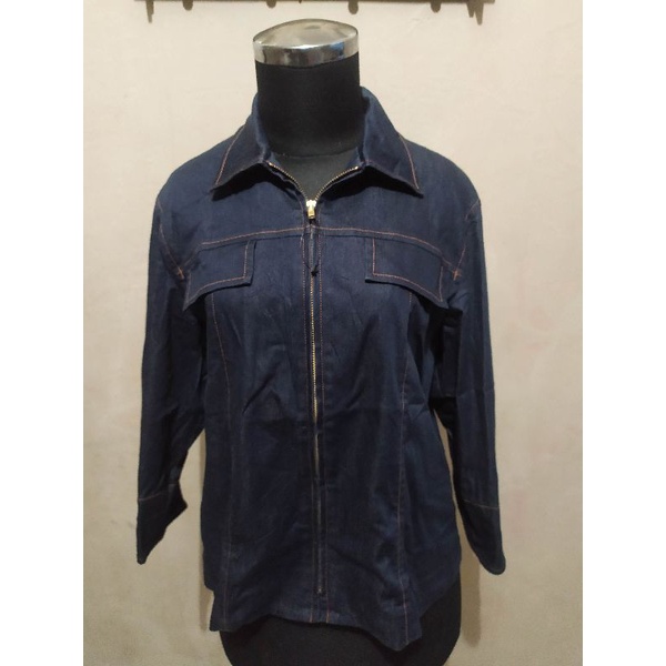 Jaket blazer wanita size fit S atw M kecil second